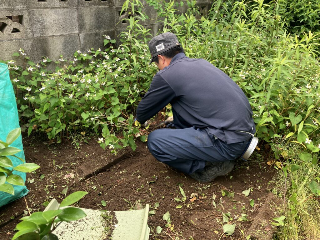 アットマークの便利屋さん
草抜き　作業状況